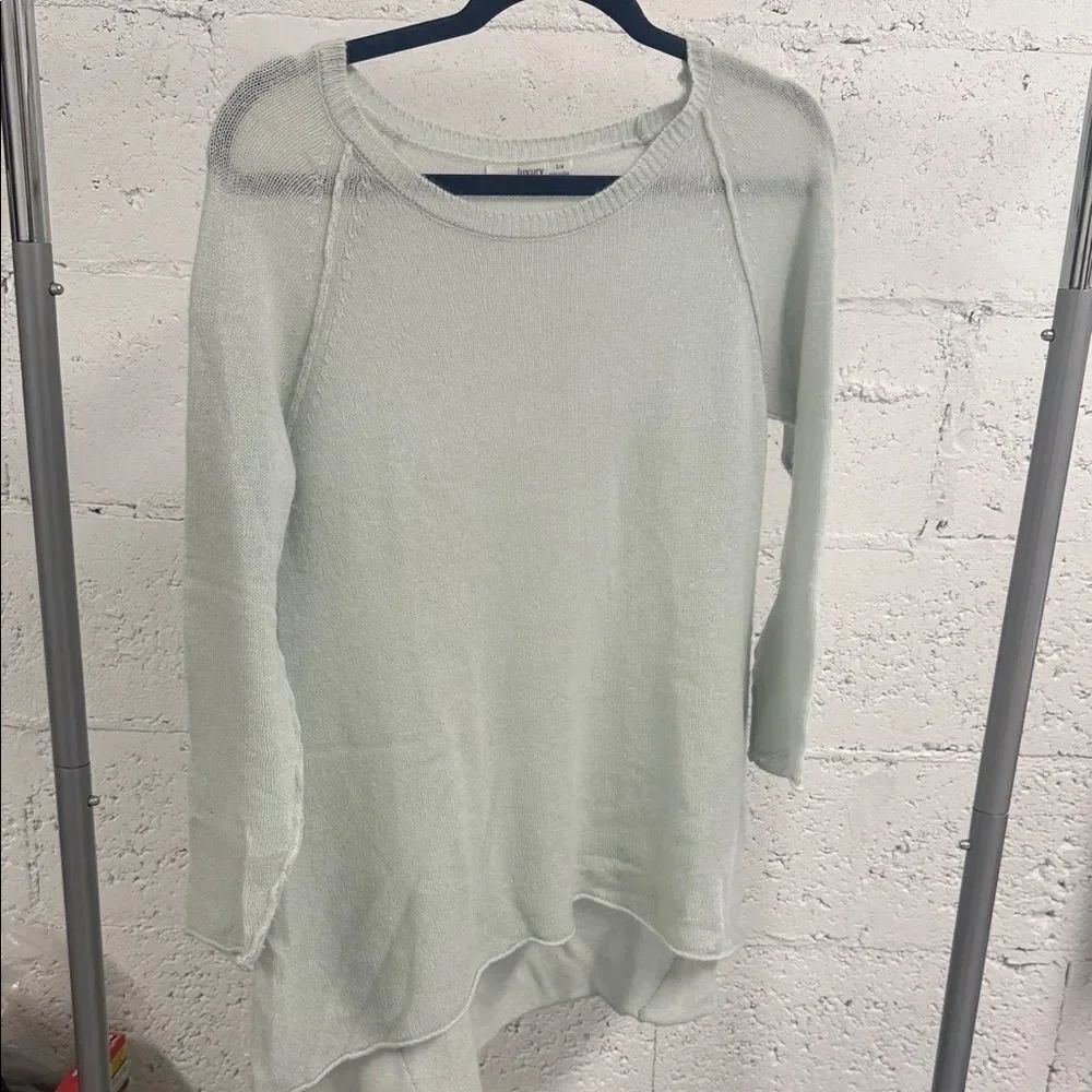 Light Green Long Sleeve Sweater CASHMERE Subtle Luxury - Size Small / Medium